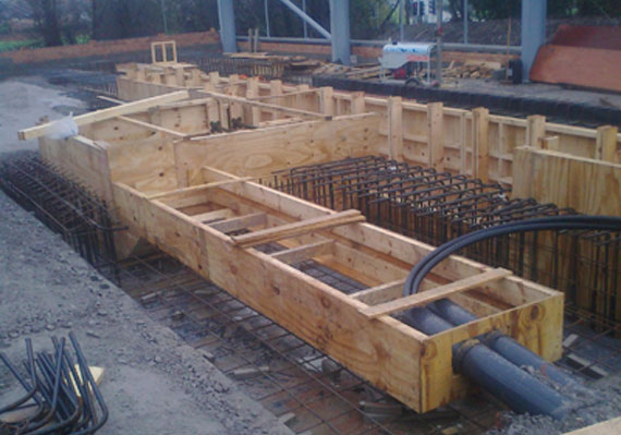 Pipes housing formwork frame